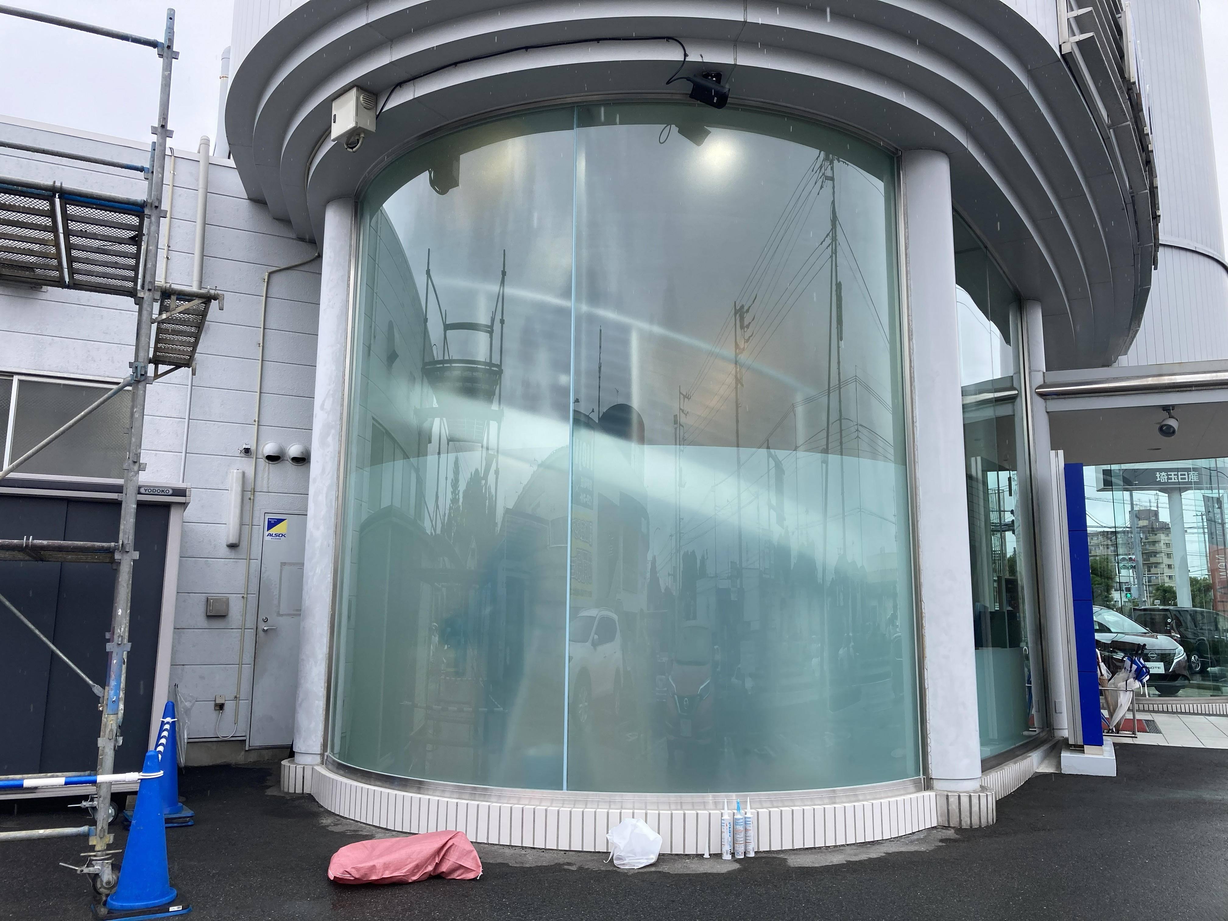 アールステンレスFIXの施工完了後の外観